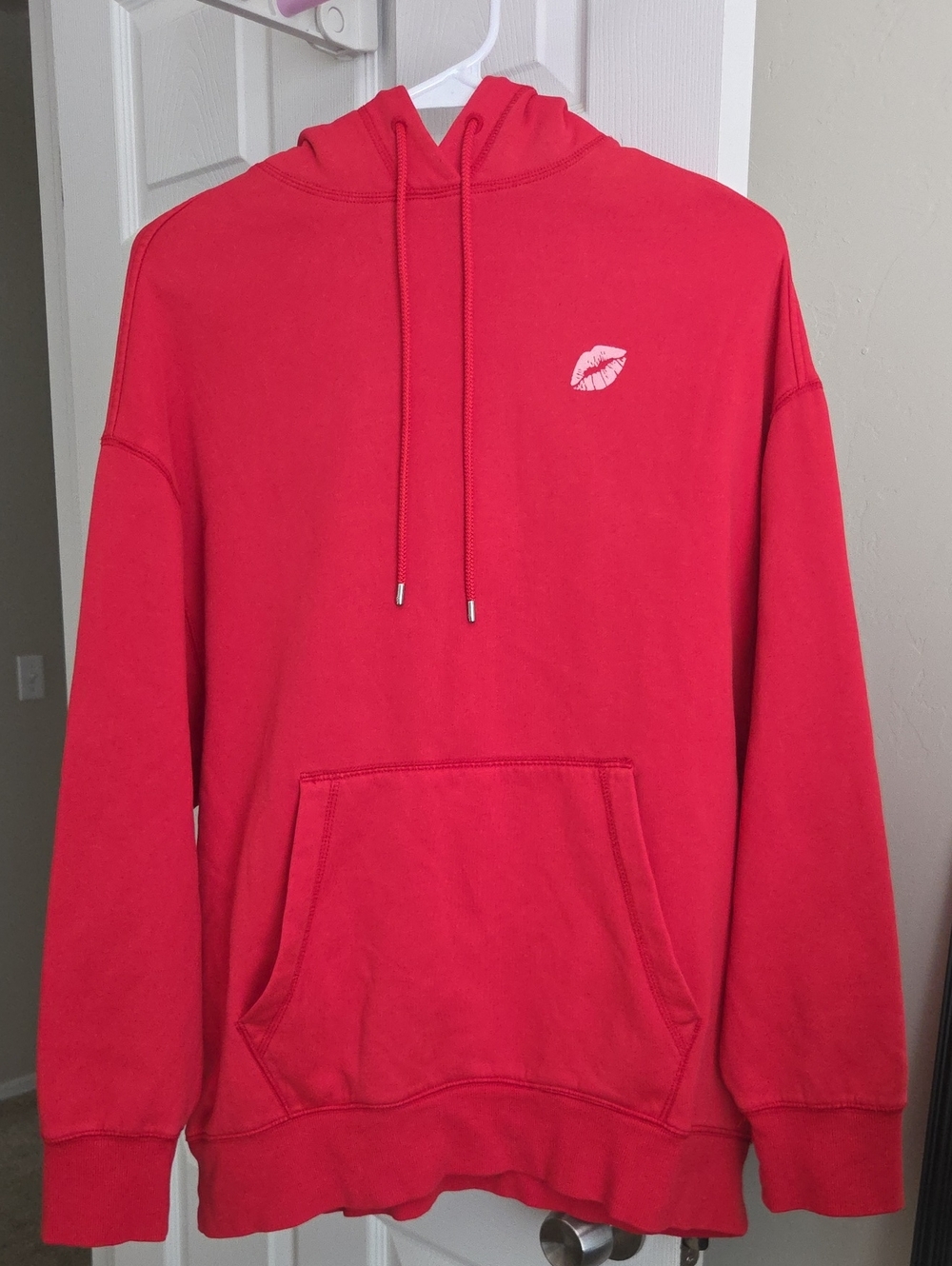 Red Hooded Pullover Hoodie with Lip Print - Women